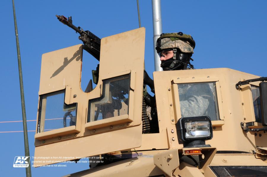 Детали экстерьера Oshkosh M-ATV 2009 года  (фото 174 из 676)
